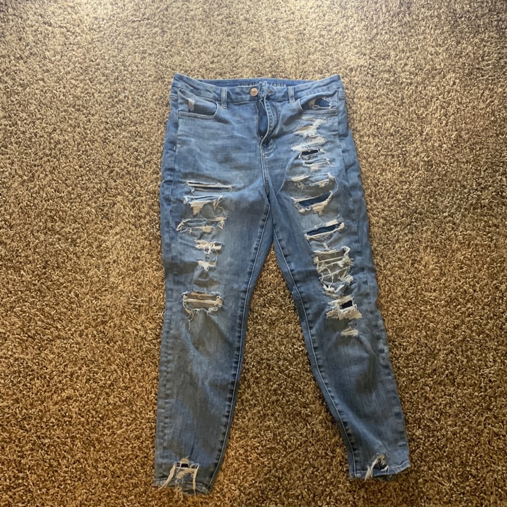 SUPER CUTE skinny American eagle jeans!